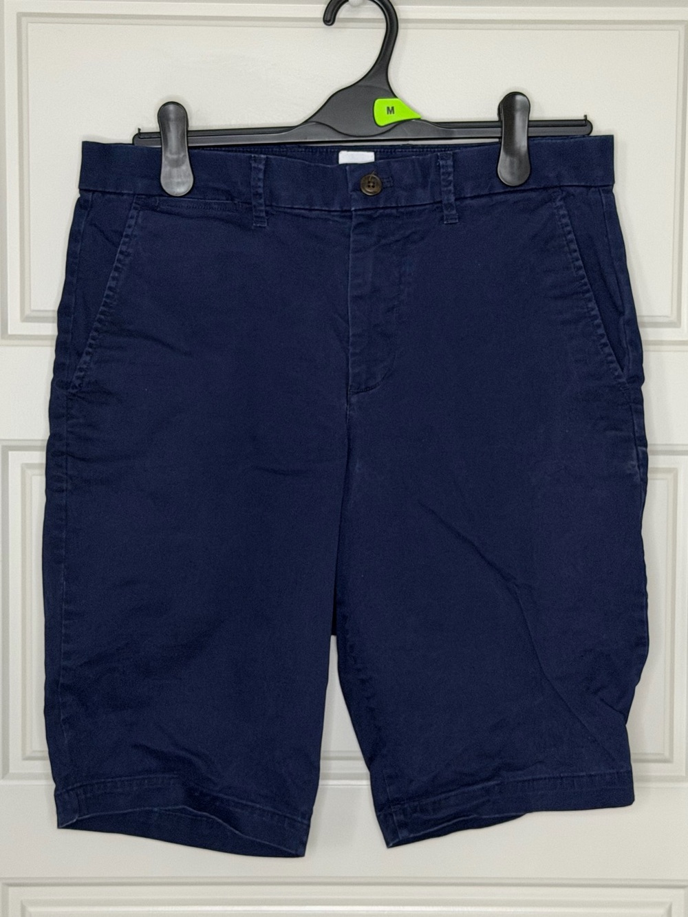 GAP Men's Flat Front Chino Shorts Navy Blue 12" Inseam Size 31